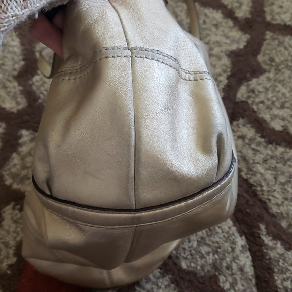 😁Metallic Gold Coach Shoulder Bag😁 - Picture 10 of 14